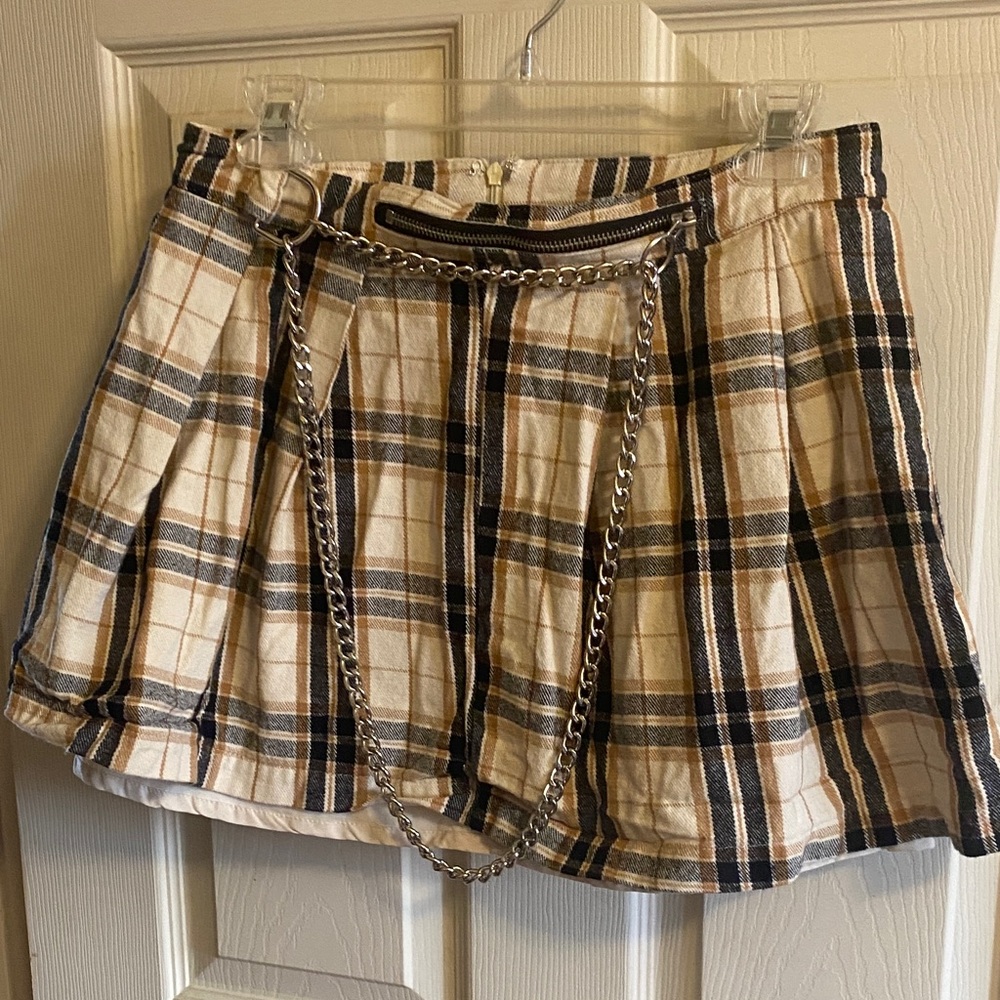 Forever 21 Beige Plaid Mini Skirt with Chain